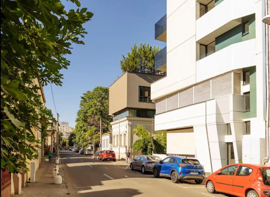 8 - New Building & Parking Apartment Bukarest